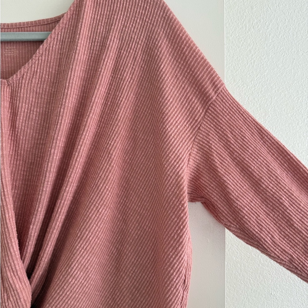 American Eagle Pink Knotted Long Sleeve Top Size Medium - Picture 2 of 5
